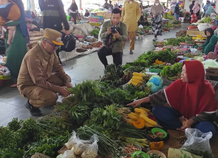 Jelang Lebaran, Pemkab Tabalong Pantau Stok dan Harga di Pasar Tanjung