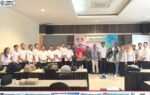 Pelatihan Aplikasi Persediaan BPKAD Murung Raya dengan banner biru, peserta memakai seragam putih dalam foto bersama di aula, hadir Mizam Chandrapati