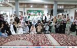 Sekelompok jamaah calon haji Murung Raya dan peserta doa bersama dengan busana seragam putih, bersama Rahmanto Muhidin dalam kegiatan menuju Masjidil Haram