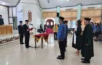 Dalam pelantikan di Gunung Mas, 289 CPNS resmi menjadi PNS saat Bupati Jaya Samaya Monong memimpin pengambilan sumpah di GPU Damang Batu.