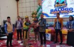 Suasana Lomba Balogo Masuk Sekolah di Aula Plaza Barunak, Tanjung, saat Habib Muhammad Taufani Alkaf menyerahkan penghargaan kepada peserta dan panitia.