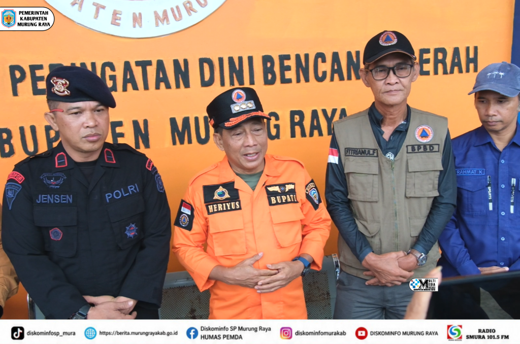 Bupati Heriyus berseragam oranye bersama personel saat menyerukan gerakan bersama mencegah Karhutla di Murung Raya